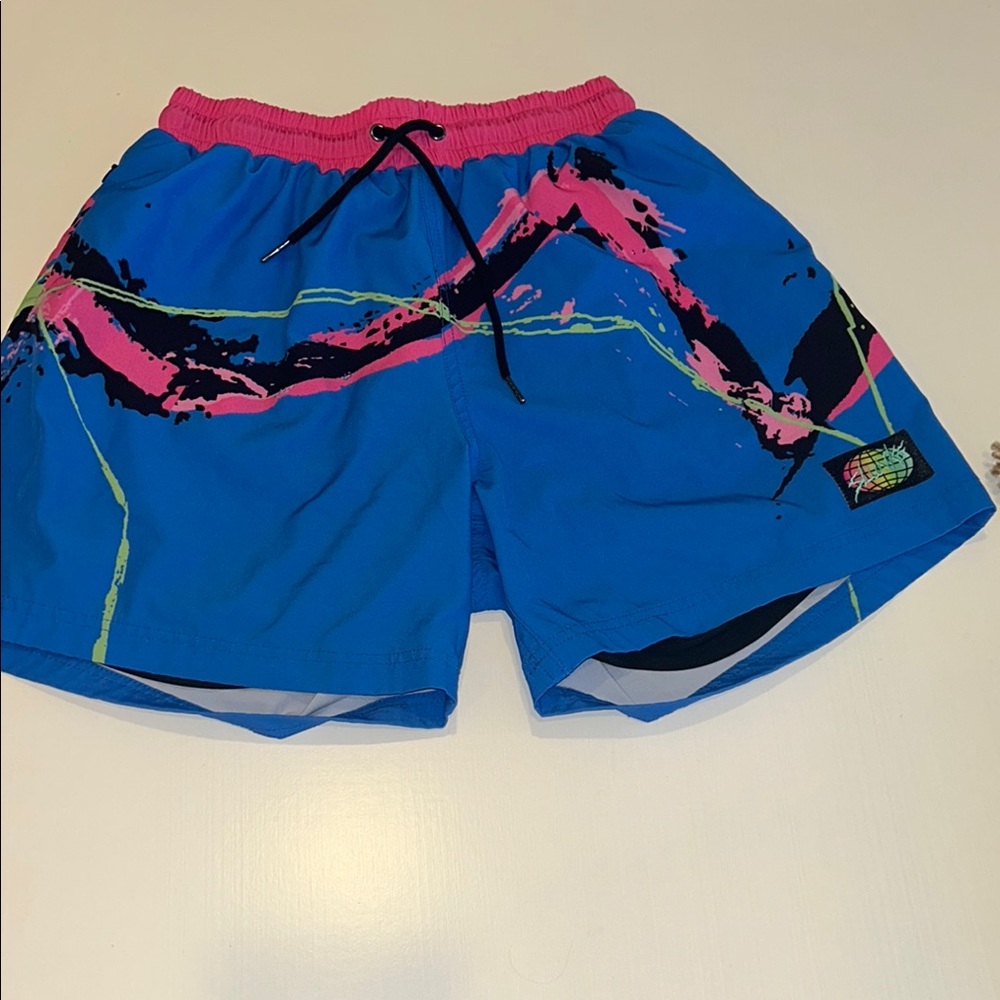 SLUNKS Men’s shorts size Small - 5 inch seam. Perfect condition!